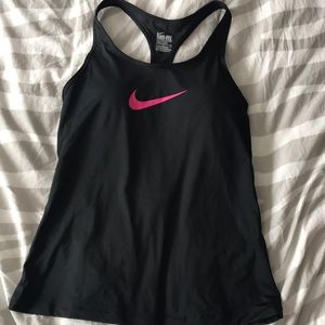 Nike workout tank top w built in bra